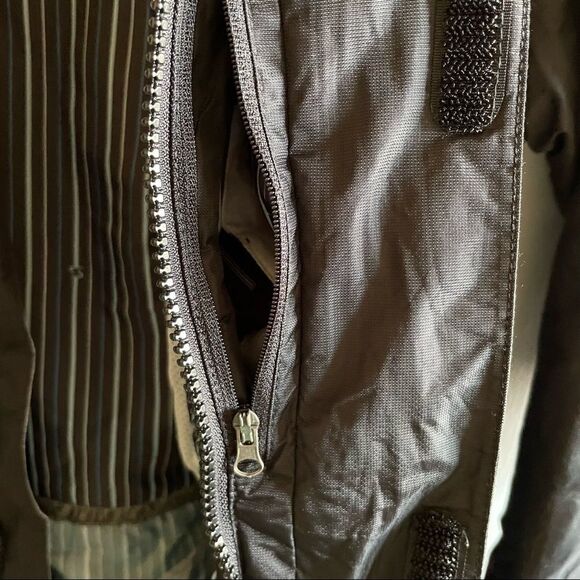 Sims ~ Women’s snowboard jacket ~ lots of pockets and functionality ~ size Lg - Picture 5 of 15